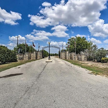 Luxury San Antonio Retreat 110-Acre Private Ranch Villa Exterior photo