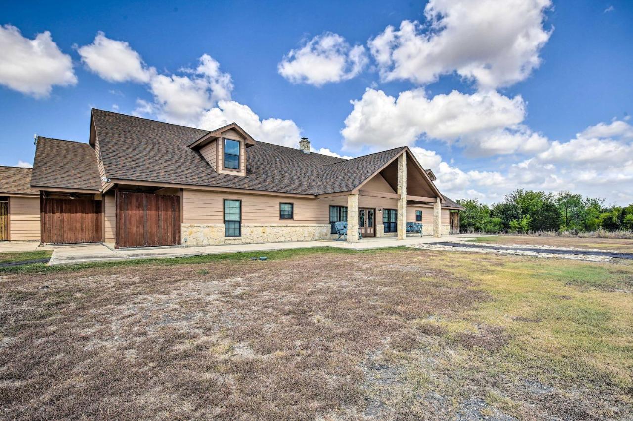 Luxury San Antonio Retreat 110-Acre Private Ranch Villa Exterior photo